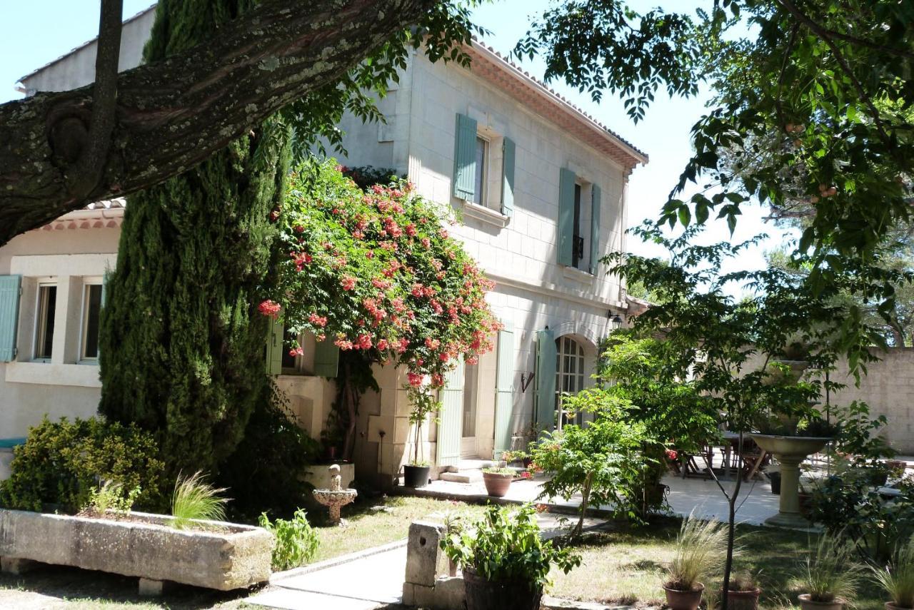 Le Mas Du Lac Saint-Remy-de-Provence Exterior photo