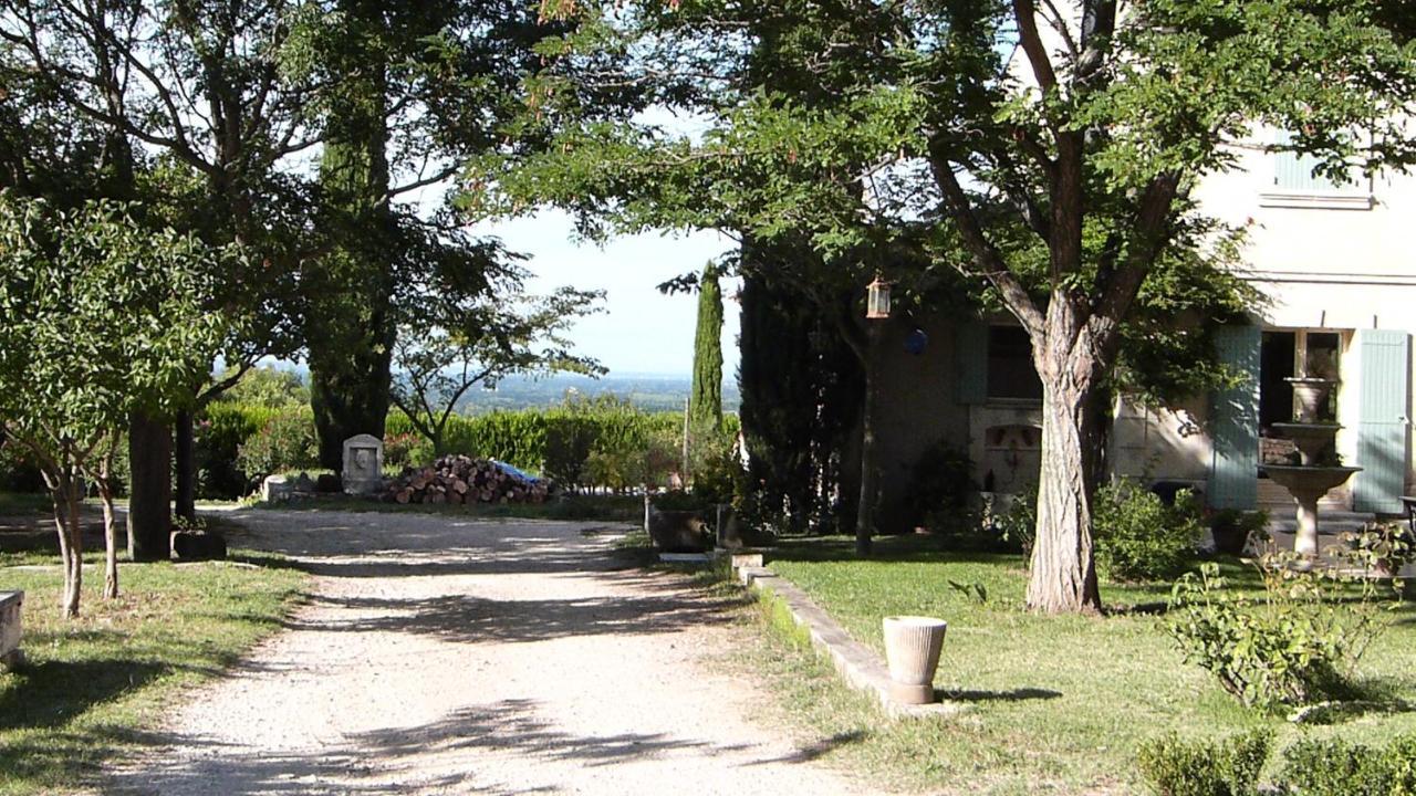 Le Mas Du Lac Saint-Remy-de-Provence Exterior photo