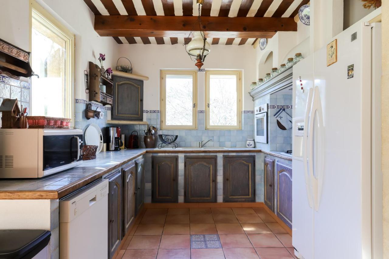 Le Mas Du Lac Saint-Remy-de-Provence Exterior photo